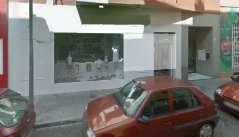 Local comercial en Barrio Plaza de la Luz