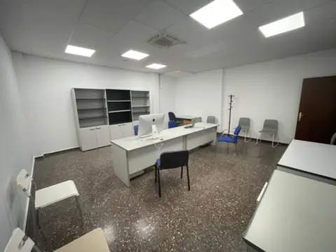Local comercial en Carrer de Hierro Labernia