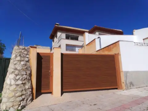 Chalet unifamiliar en Avenida Riude Les Caixes