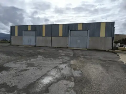 Nave industrial en Polígono 8