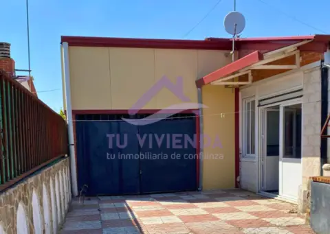 Chalet rústico en Cubillas de Santa Marta