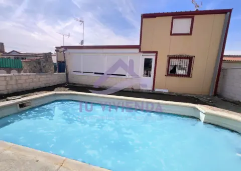 Chalet rústico en Cubillas de Santa Marta