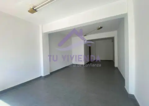 Local comercial en calle de los Embajadores