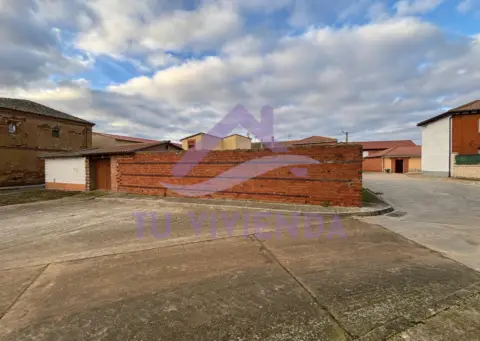 Terreno en calle de la Iglesia