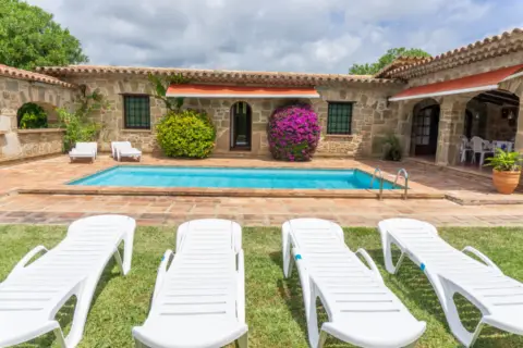 Casa rústica en calle Santiago Ruiseñol