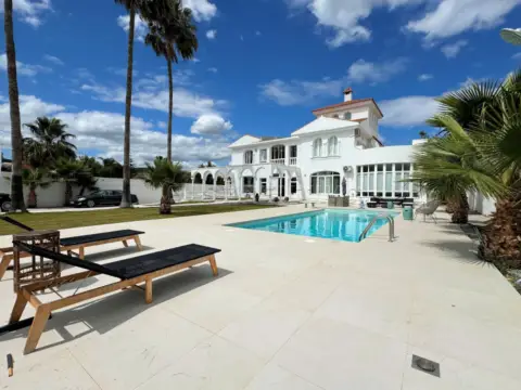 Chalet unifamiliar en Avenida de Burgos