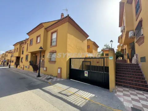Chalet adosado en calle del Calvario