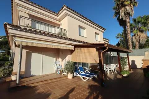 Casa en Carrer de Caterina Albert