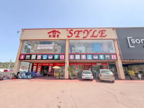 Nave comercial en Avinguda del Congost