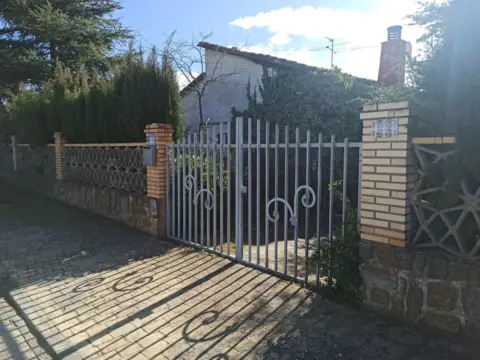 Casa unifamiliar en calle de la Peña Telera