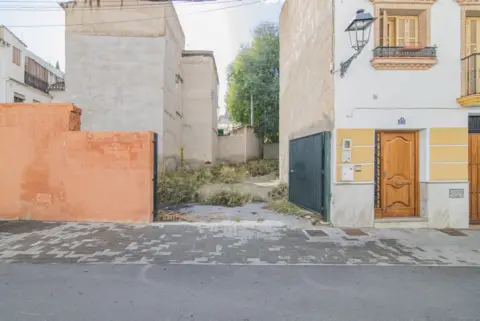 Terreno en calle de la Iglesia, 7