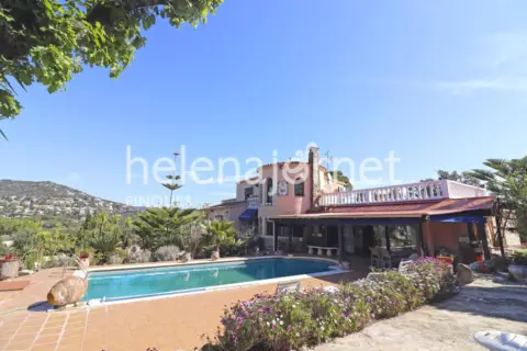 Casa unifamiliar en Carrer d'Olot