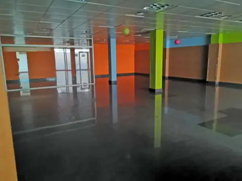 Local comercial en calle Manuel de Palacios