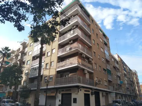 Local comercial en Carrer Illes Canàries