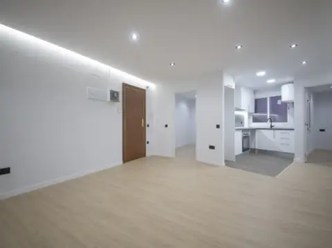 Piso en Carrer de Rosalia de Castro