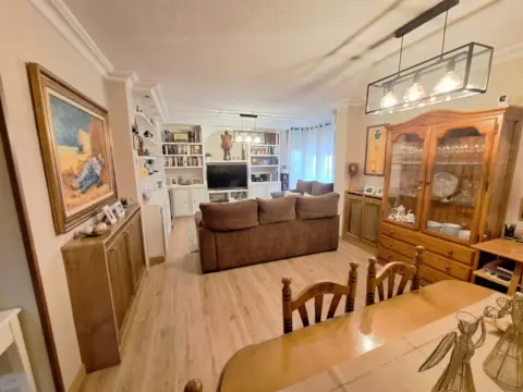Piso en Naranjo-La Serna