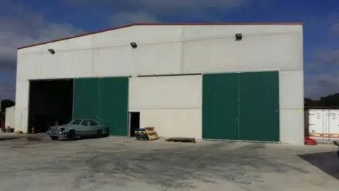 Nave industrial en Tiñosillos
