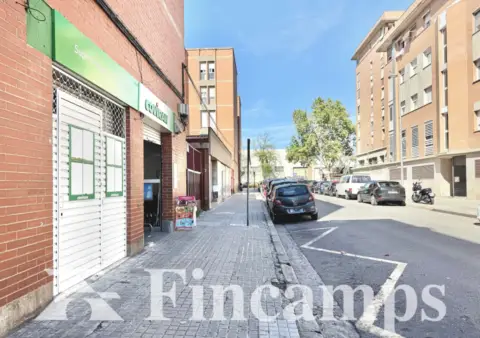 Local comercial en Carrer d'Aribau, 12
