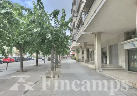 Local comercial en Via Alexandra, 28