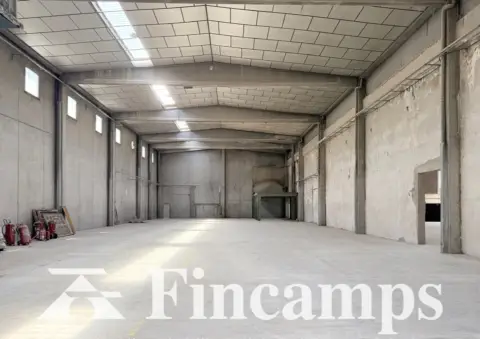 Nave industrial en Camino Can Quadres, nº 1