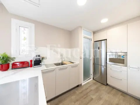 Piso en Carrer de l'Escola Pia