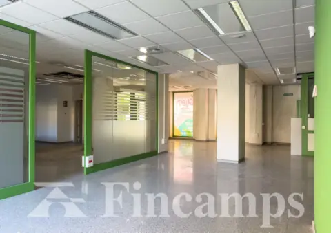 Local comercial en Carrer de Brujas, 25