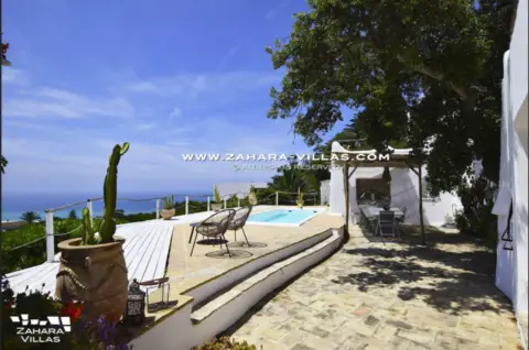 Chalet en Urbanización Atlanterra