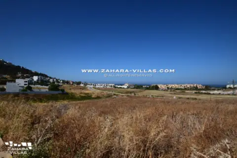 Terreno en calle Cabo de Plata