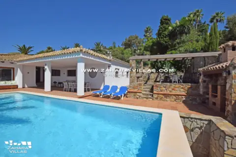 Chalet en Urbanización Atlanterra