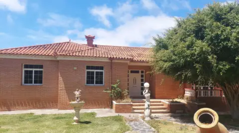 Single-family house in Carretera Agua García