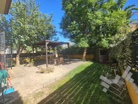 Casa pareada en calle Corvera del Maestre Urbanizacion Mediterranea 2005