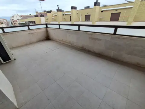 Dúplex en calle Fermín Gurbindo