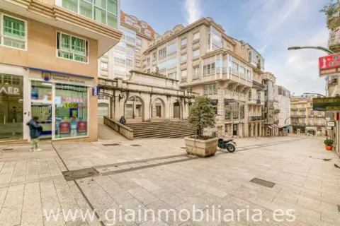Local comercial en calle de Eduardo Iglesias, 8
