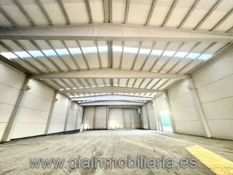 Nave industrial en Alquiler en Budiño