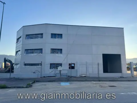 Nave industrial en Alquiler en Budiño
