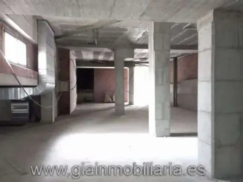 Local comercial en calle de Couto Piñeiro, 12
