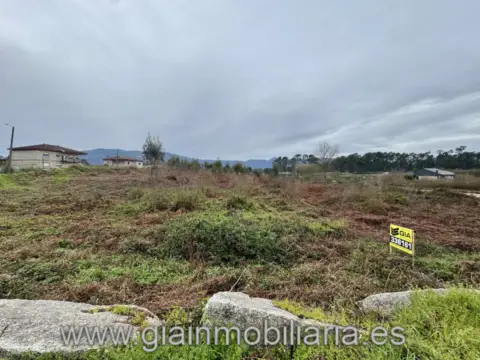 Terreno en calle Cerquido, nº 1