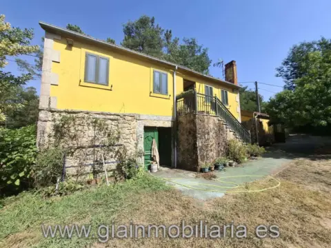 Casa en calle Angoares