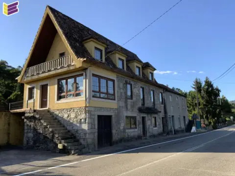 Chalet adosado en calle Ral, nº 10