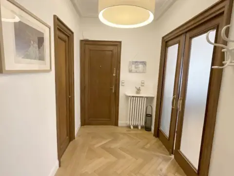 Piso en calle de la Marina, 5