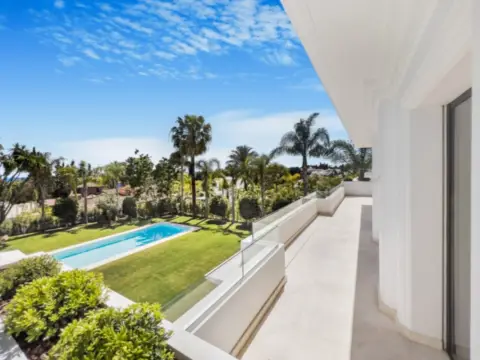 Casa en calle Sierra Bermeja