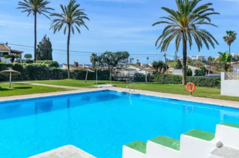 Casa adosada en calle Bahia Dorada Entrada 4