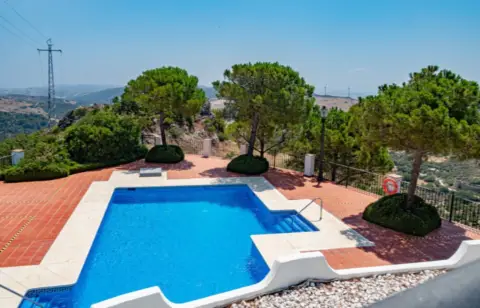 Casa adosada en Urbanización Vasari Pueblo Andaluz