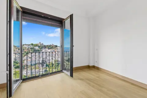 Casa adosada en Urbanización Vasari Pueblo Andaluz