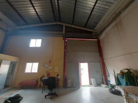 Nave industrial en El Portal