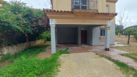 Chalet en Los Barrios