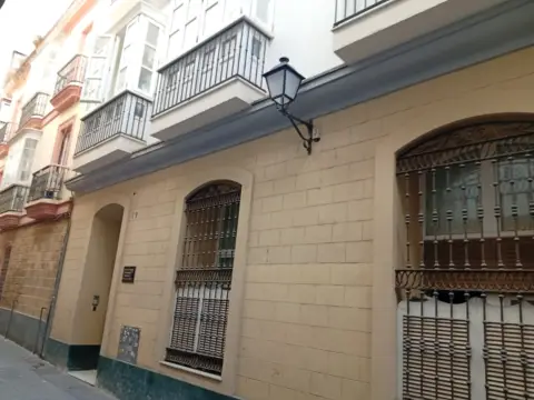 Piso en calle Santa Inés