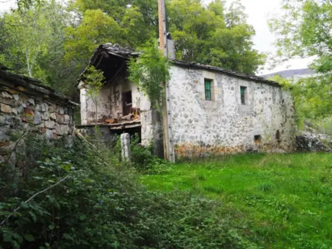 Chalet en calle Lugar Rioseco, nº 19