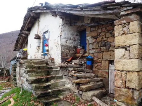 Casa en calle Lugar Salcedillo, nº 18