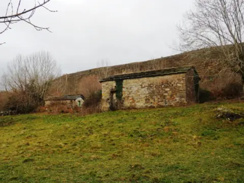 Casa en calle Lugar Salcedillo, nº 7